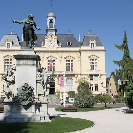 Logement Entier - Appartement T4 Hypercentre Dans Une Rue Calme - Stationnement Gratuit Tarbes Buitenkant foto