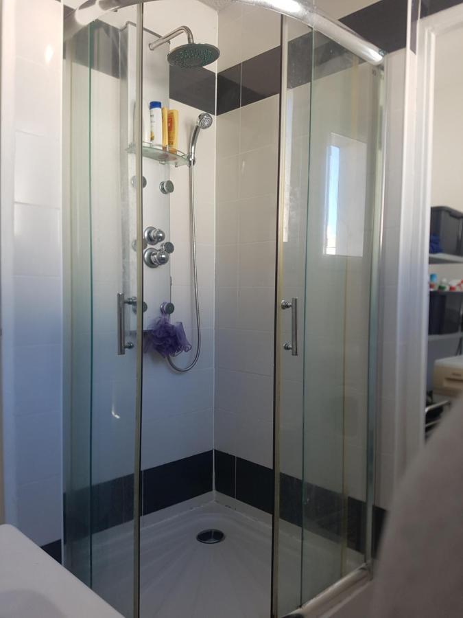 Logement Entier - Appartement T4 Hypercentre Dans Une Rue Calme - Stationnement Gratuit Tarbes Buitenkant foto